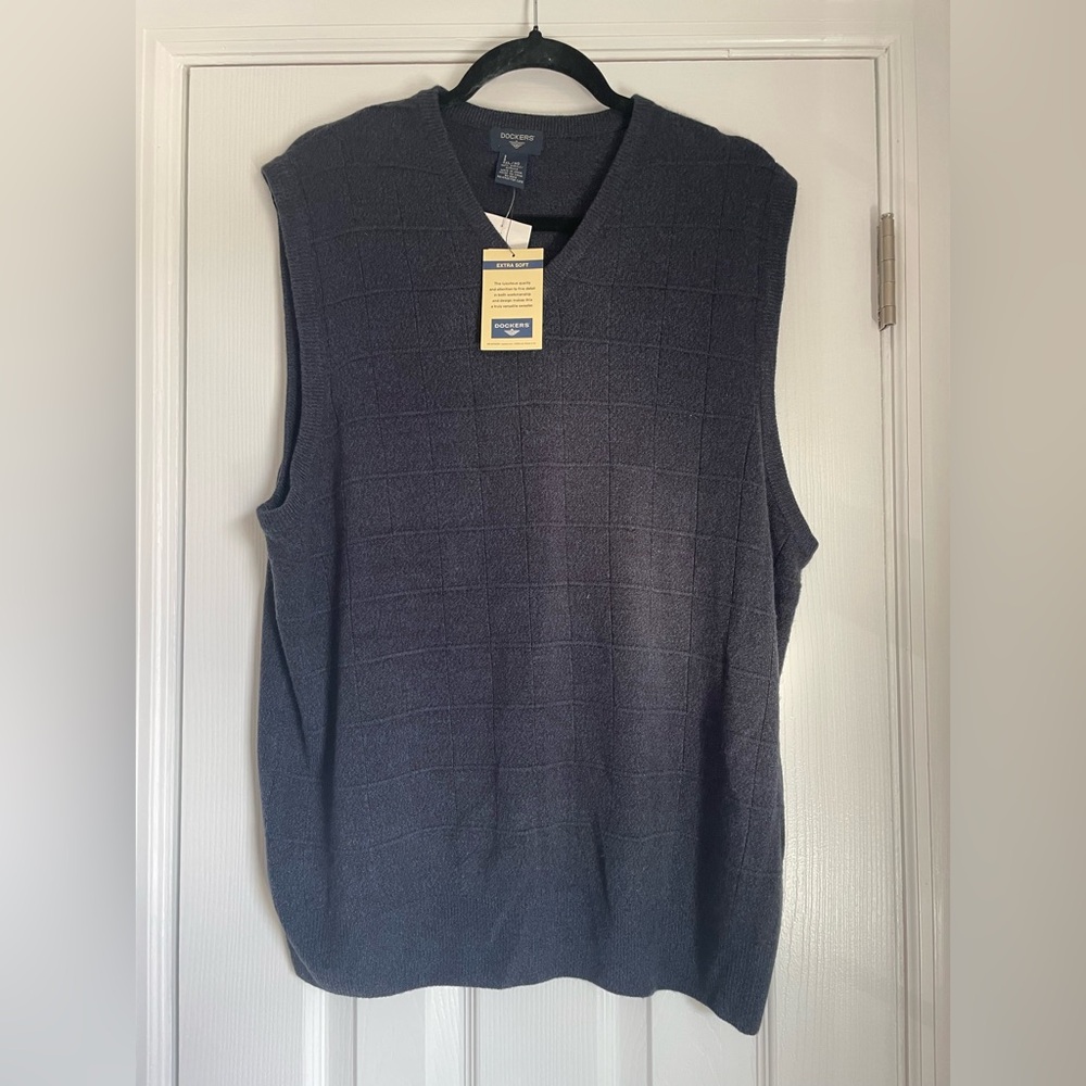 Dockers Men's Navy V-Neck Sweater Vest